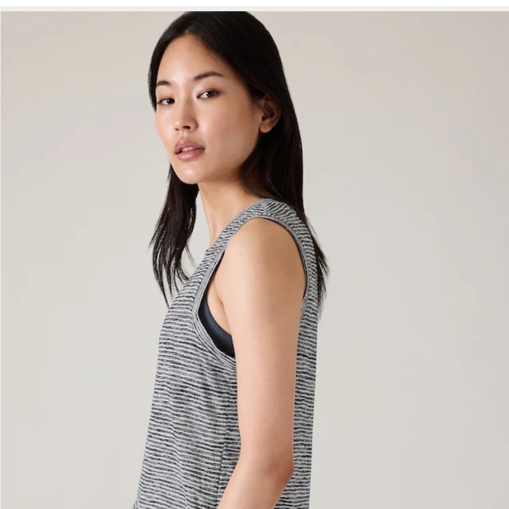 Athleta Heathered Blue Grey Striped Scoop Neck Tank Size XL - Picture 8 of 10